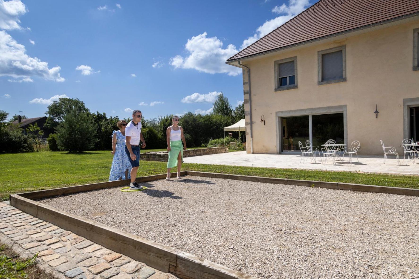 Bed and Breakfast Le Relais Des Deux Tours Bremondans Экстерьер фото