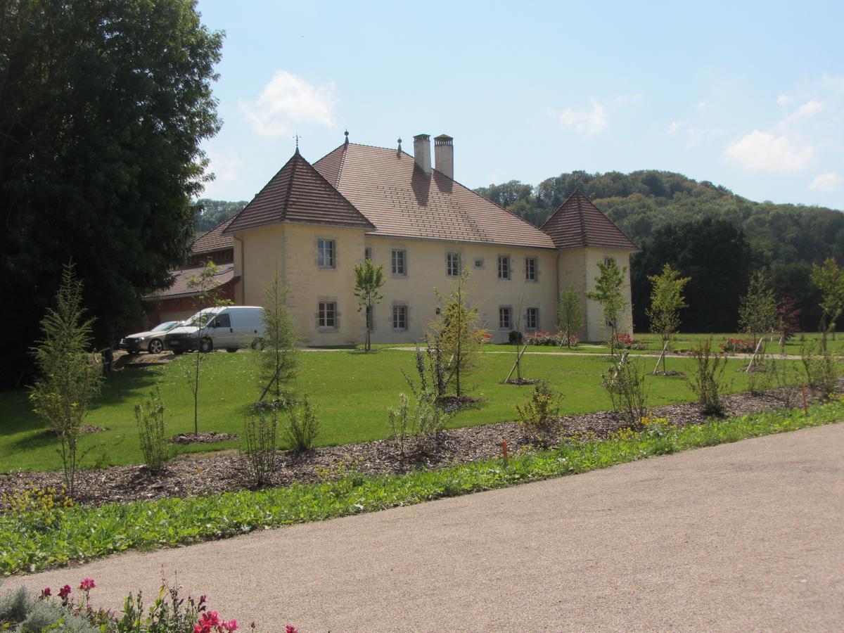 Bed and Breakfast Le Relais Des Deux Tours Bremondans Экстерьер фото