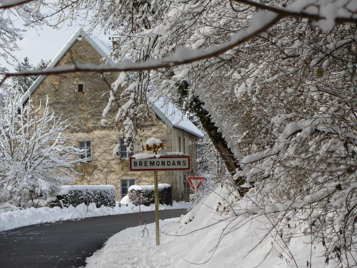 Bed and Breakfast Le Relais Des Deux Tours Bremondans Экстерьер фото